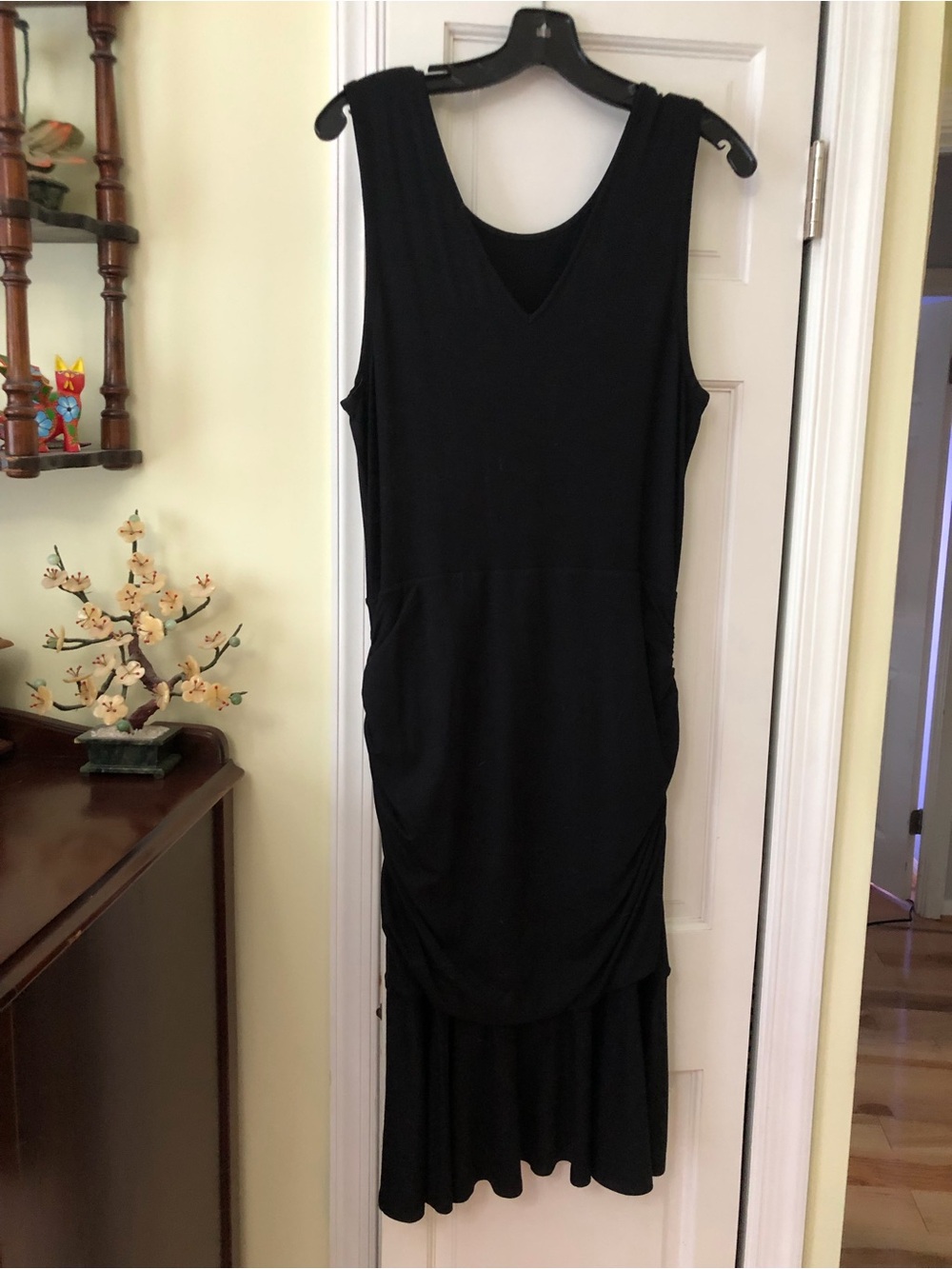 Diane Von Furstenberg Sleeveless Black Women's Dress with V-Neck